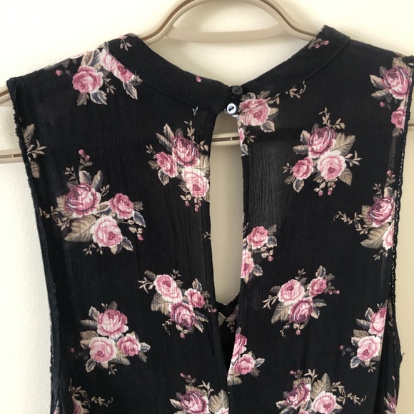 Floral printed v-neck blouse - Picture 4 of 5